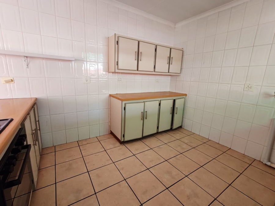3 Bedroom Property for Sale in Kannoniers Park North West